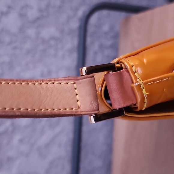 Louis Vuitton THOMPSON STREET VERNIS IN MANGO - Picture 13 of 16